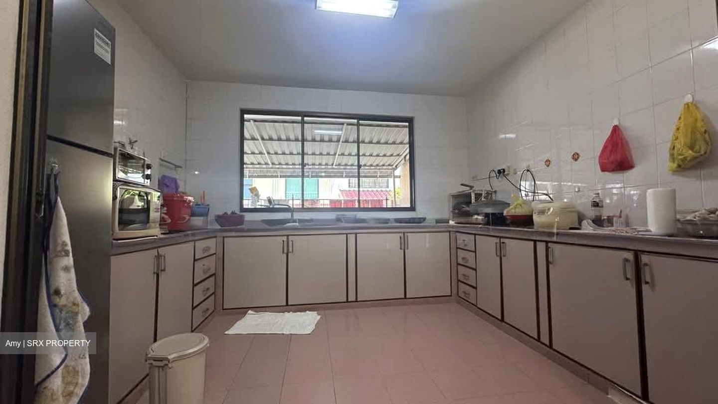 Mandarin Park (D21), Terrace #558038301